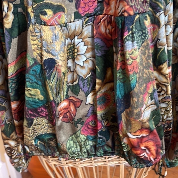 Johnny Was 🔥sale🔥 blouse with parrots. Fall colors - Picture 3 of 10